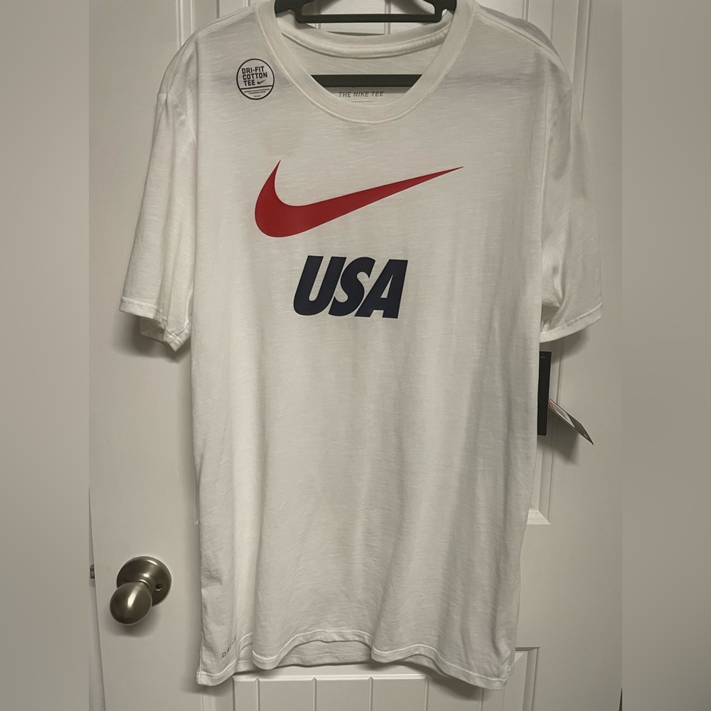 Men’s Nike Dri-Fit USA soccer shirt size L